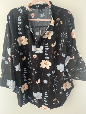 SHEIN Black Floral Ruffle V-Neck Tunic with Blue and Cream Blooms